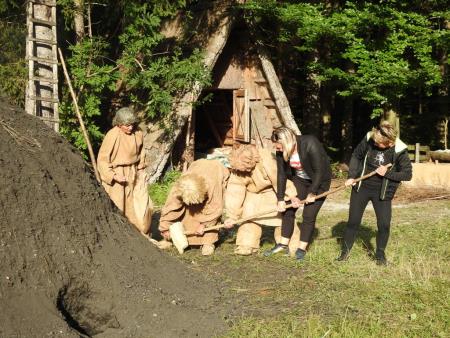 Na oglarskih dnevih v Gozdu Martuljku predstavili turistične zanimivosti Občine Razkrižje 82